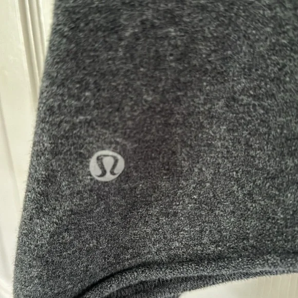 Lululemon Sharkbite Top ❤️❤️ - Picture 3 of 3